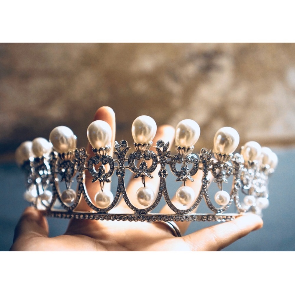 Pearl Crown